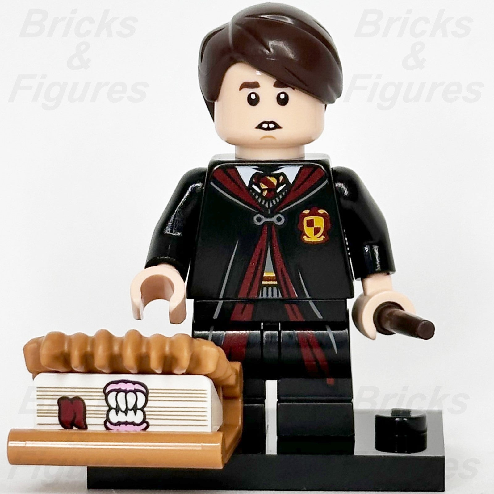 LEGO Harry Potter Neville Longbottom Minifigure Series 2 Wizard 71028 Minifig1